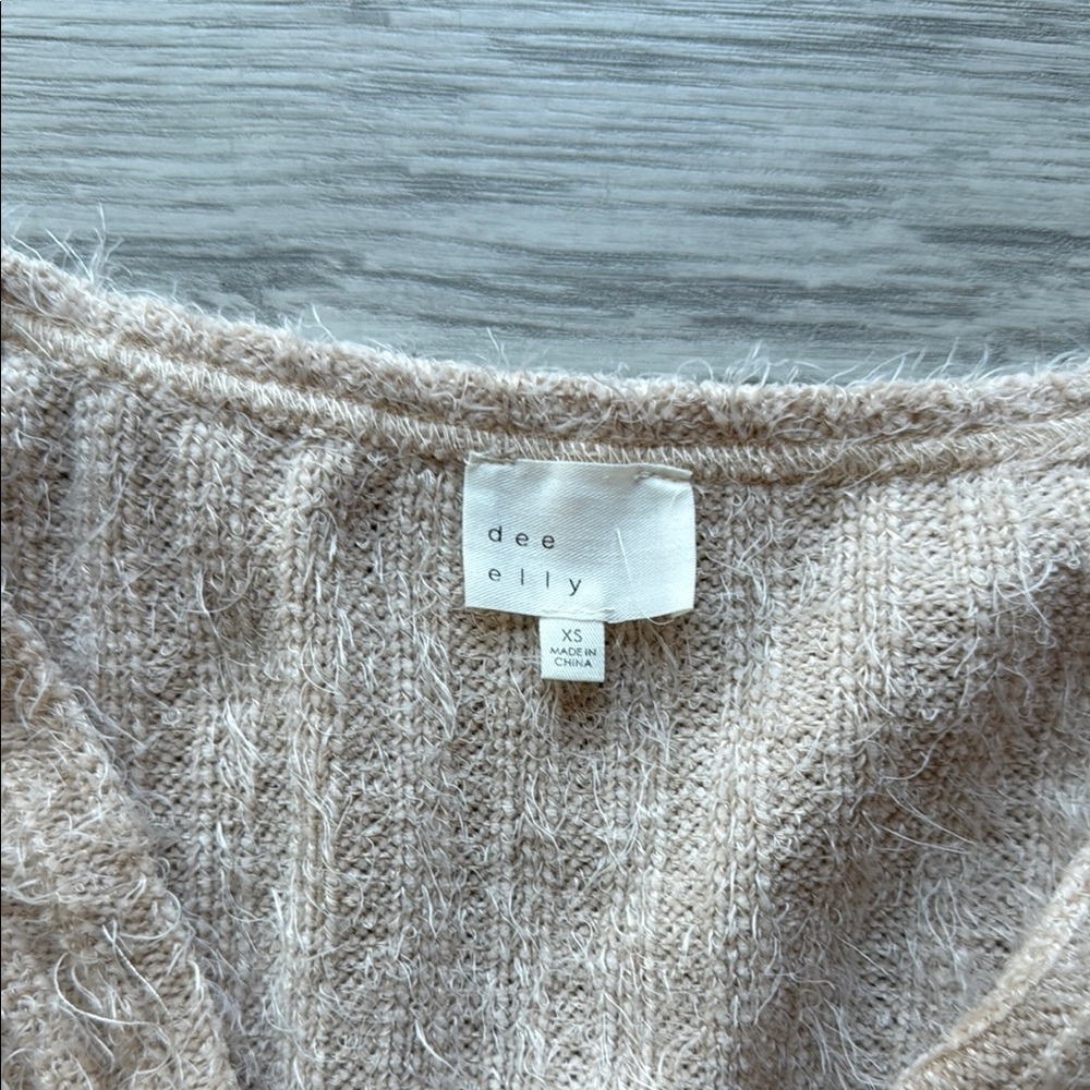 Baby pink Sweater Twist Detail - Picture 2 of 3